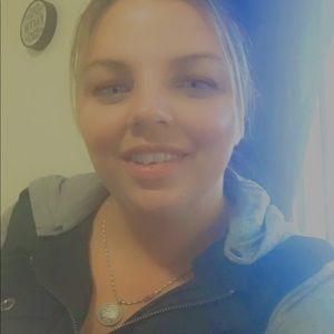 Meet your Posher, Carla